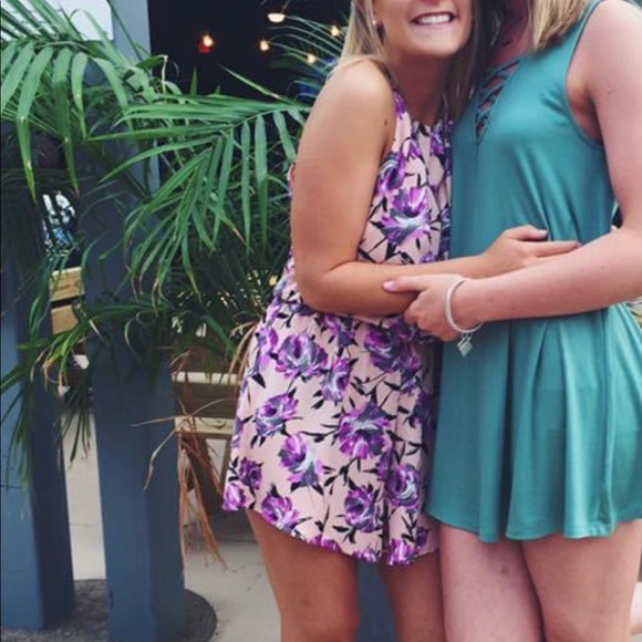 Dainty Hooligan Pants - Light pink floral romper